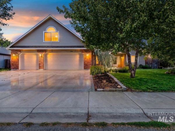 7741 N Dodgin Ave, Boise, ID 83714
