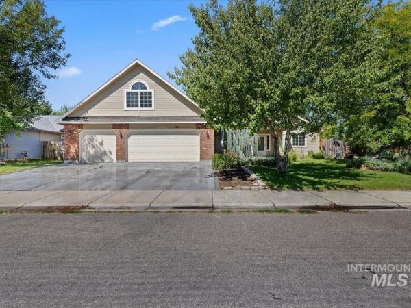 7741 N Dodgin Ave, Boise, ID 83714