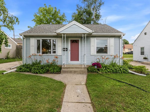 4107 S Hately Ave, Saint Francis, WI 53235