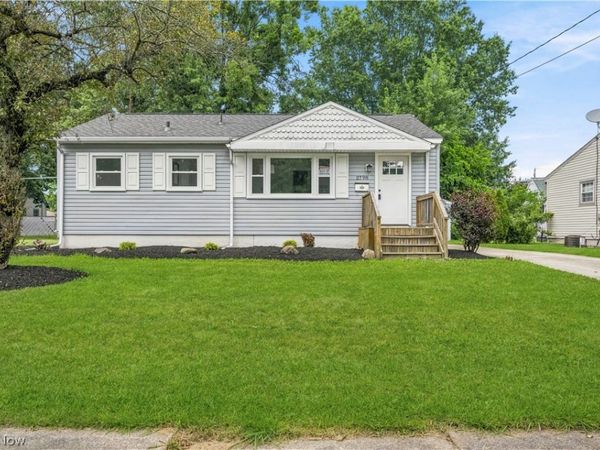 2798 Randolph Street NW, Warren, OH 44485