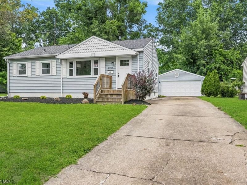 2798 Randolph Street NW, Warren, OH 44485 Photo 2