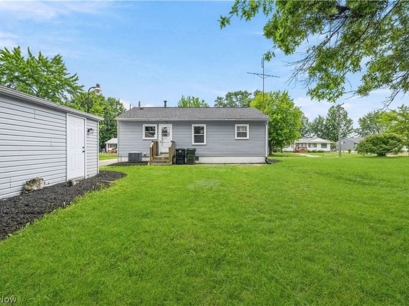 2798 Randolph Street NW, Warren, OH 44485 Photo 5
