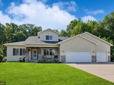 105 Valley Court, Cannon Falls, MN 55009