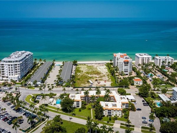 1100 Gulf Shore BLVD N, Unit 306, NAPLES, FL 34102