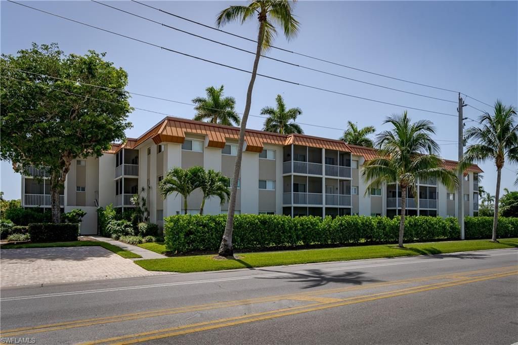 1100 Gulf Shore Blvd N, Unit 306, Naples, FL 34102 Photo