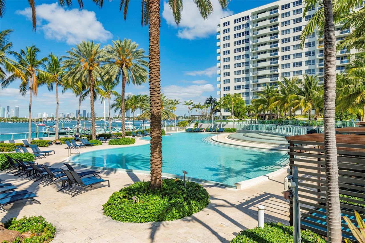 1500 Bay Rd, Unit 558S, Miami Beach, FL 33139 Photo