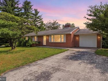 2400 DERRY ROAD, YORK, PA 17408