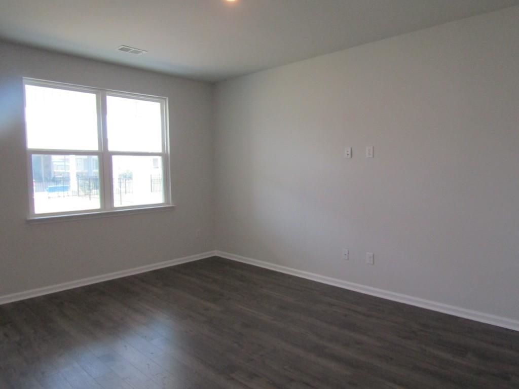 2165 Ainsley Dr. Photo 5