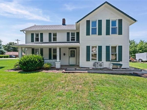 11815 Johnson Drive, Shawnee, KS 66203