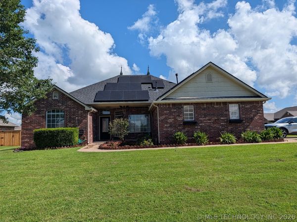 516 Hillcrest Street , Muskogee, OK 74403
