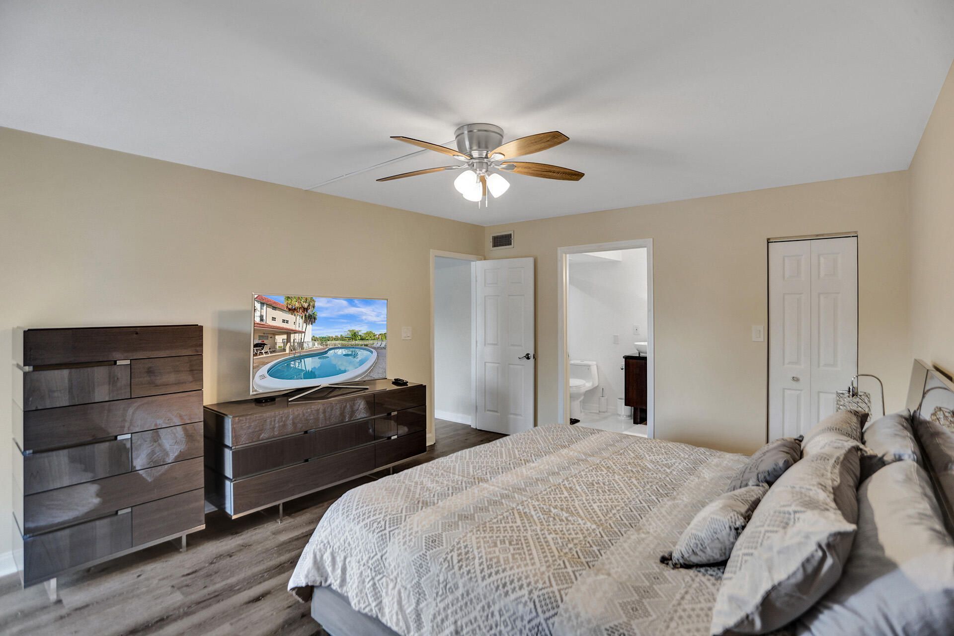3601 Inverrary Drive, Unit 109, Lauderhill, FL 33319 Photo