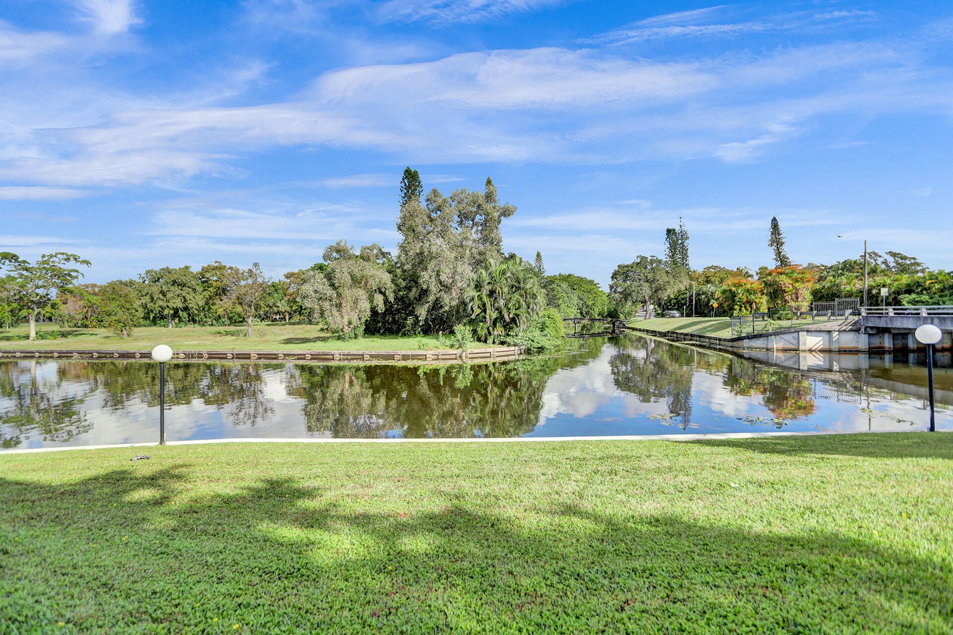 3601 Inverrary Drive, Unit 109, Lauderhill, FL 33319 Photo