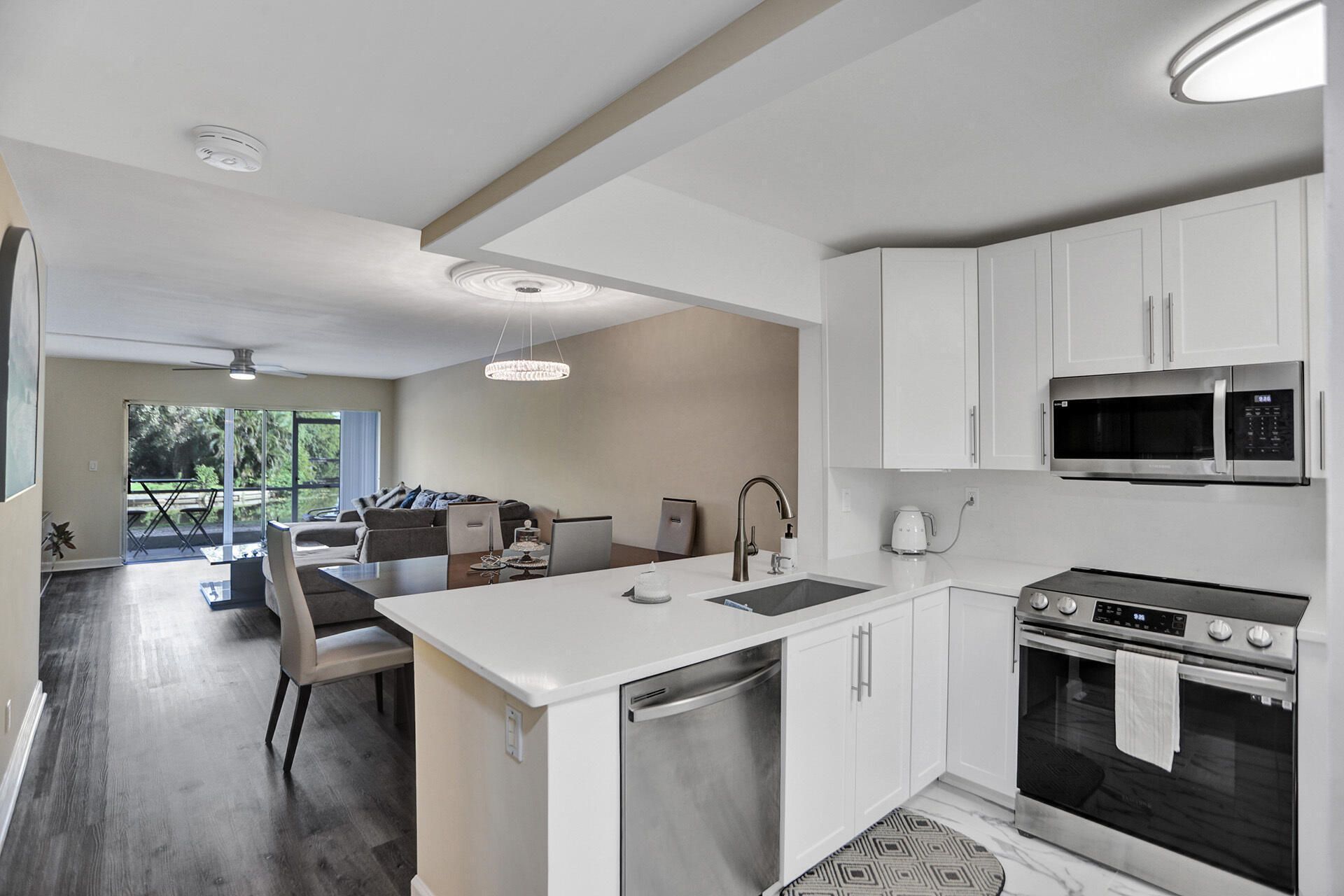3601 Inverrary Drive, Unit 109, Lauderhill, FL 33319 Photo
