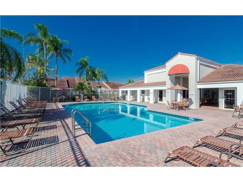 7342 Pinewalk Drive S, Unit 56-12, Margate, FL 33063 Photo