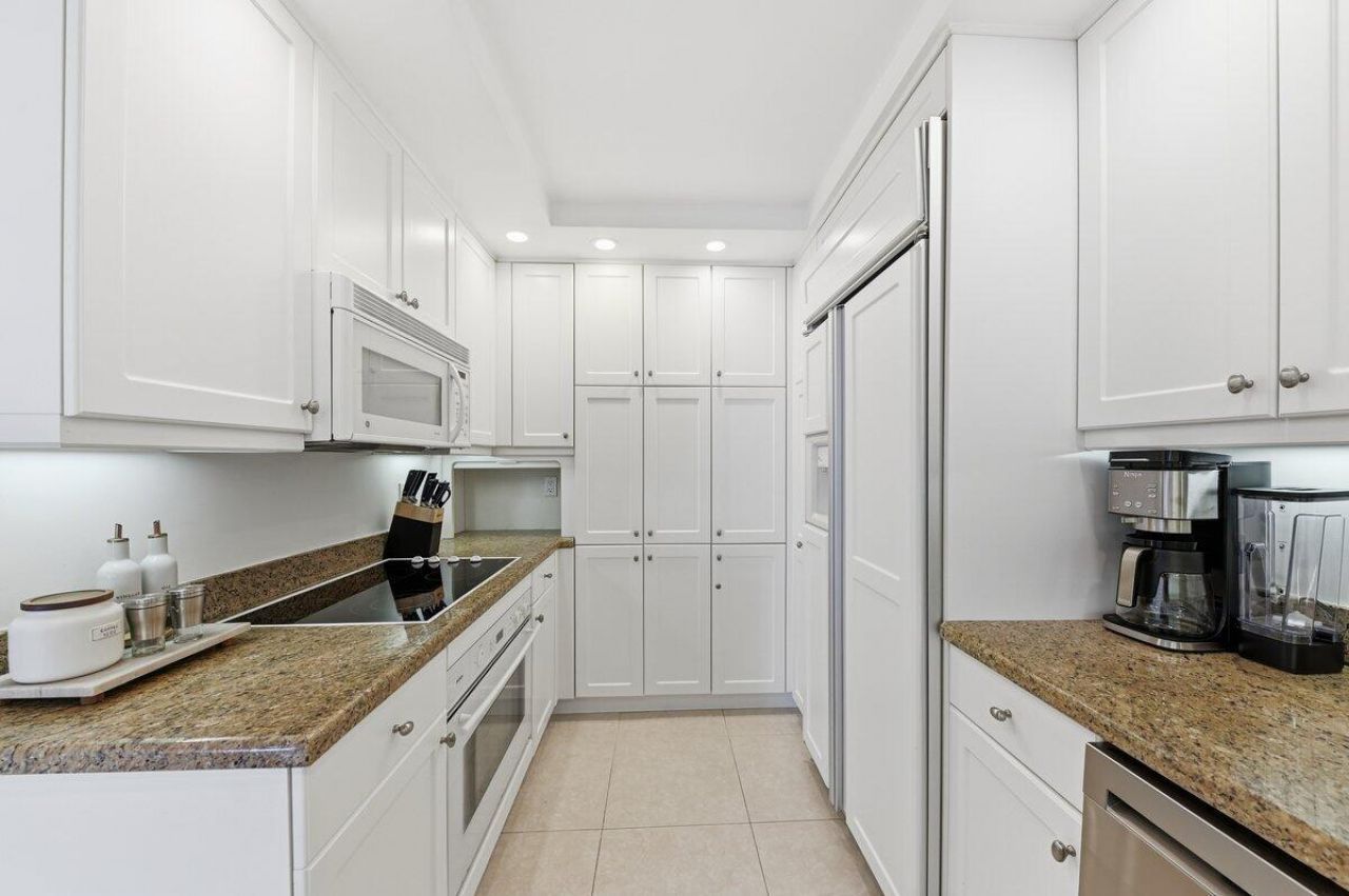 5420 N Ocean Drive, West Palm Beach, FL 33404 Photo
