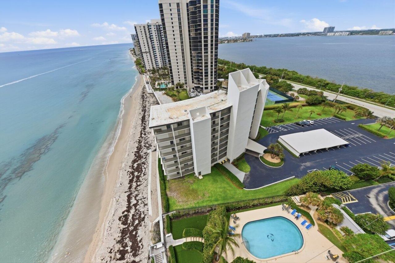 5420 N Ocean Drive, West Palm Beach, FL 33404 Photo