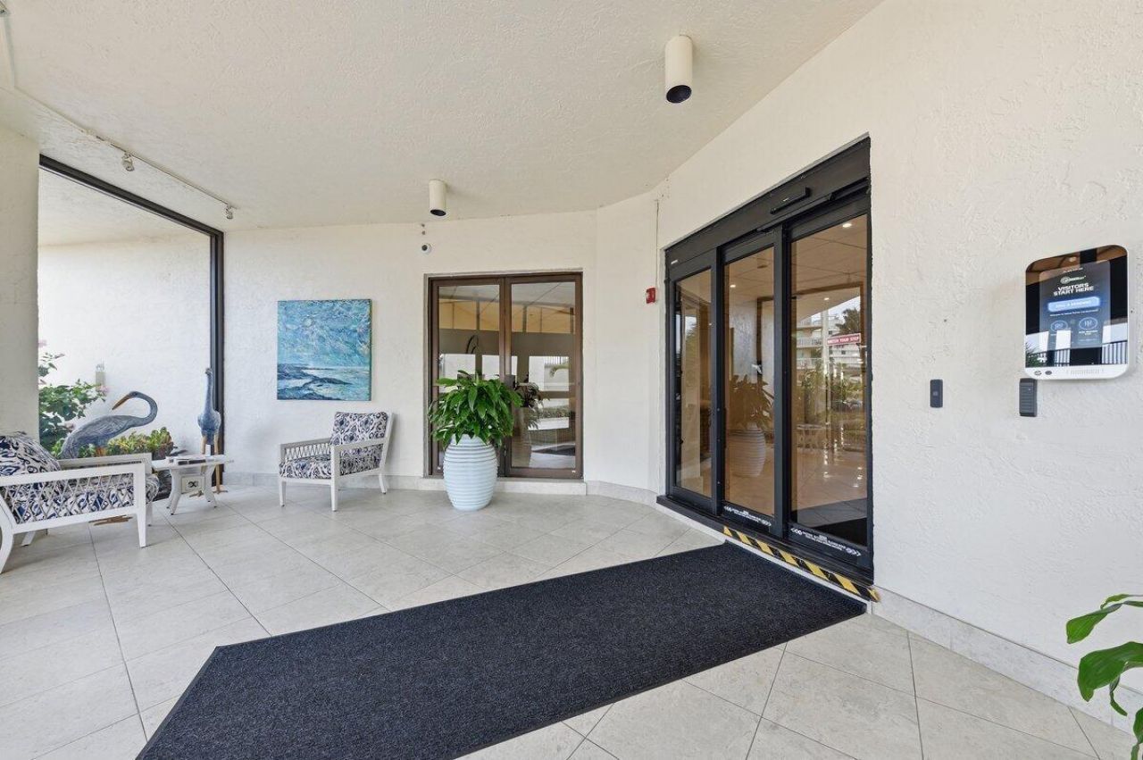 5420 N Ocean Drive, West Palm Beach, FL 33404 Photo