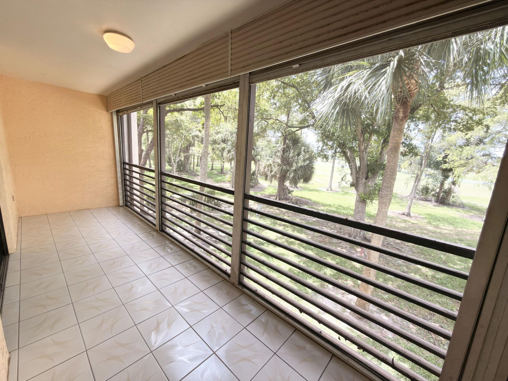 7650 W Mcnab Road, Unit 210, Tamarac, FL 33321 Photo