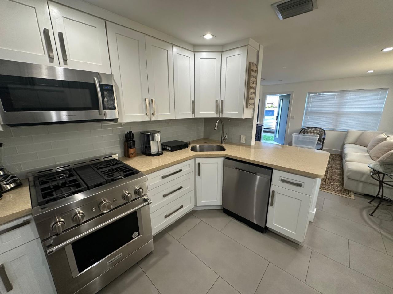300 Central Drive, West Palm Beach, FL 33405 Photo