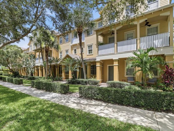 127 E Thatch Palm Circle, Jupiter, FL 33458