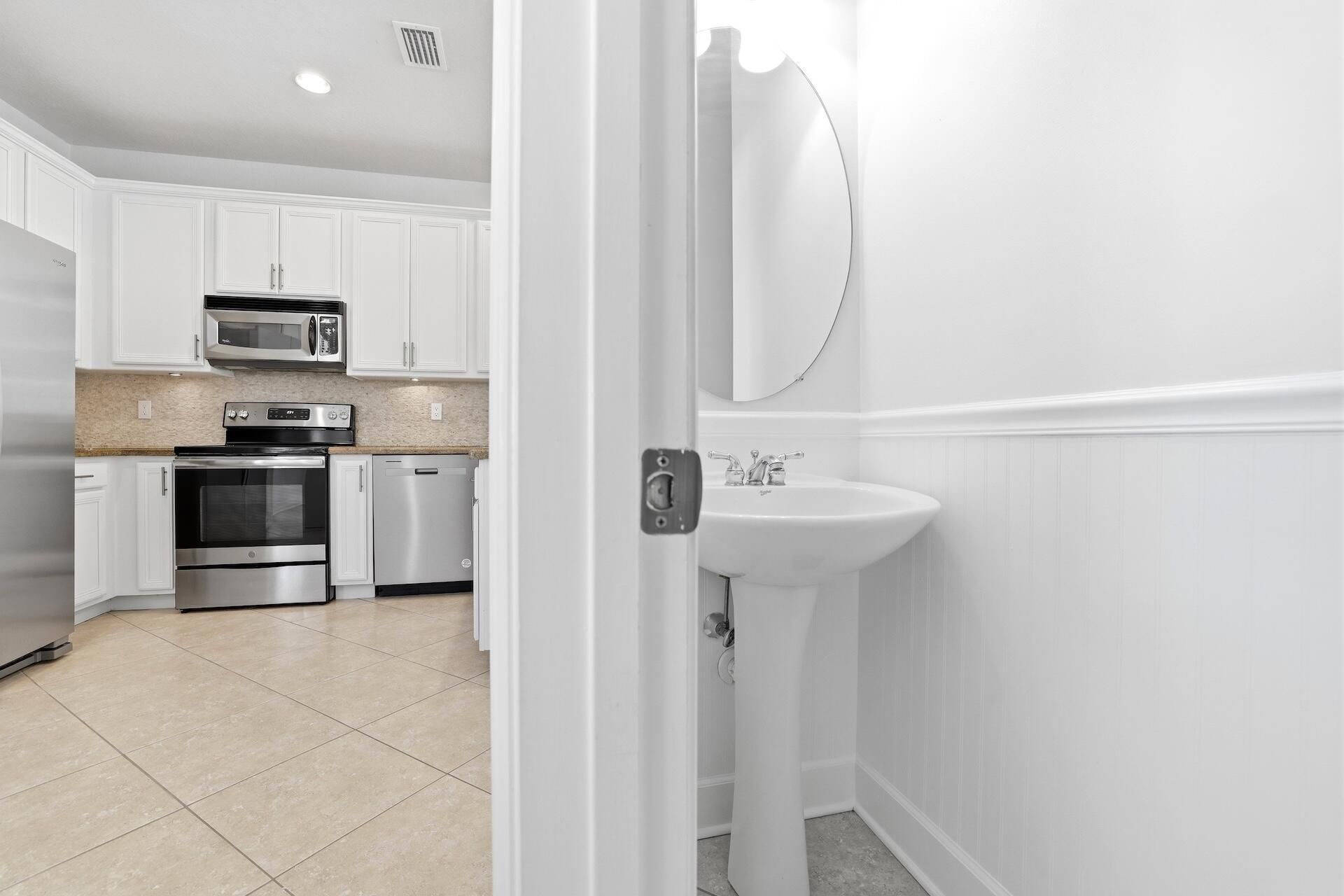 127 E Thatch Palm Circle, Jupiter, FL 33458 Photo
