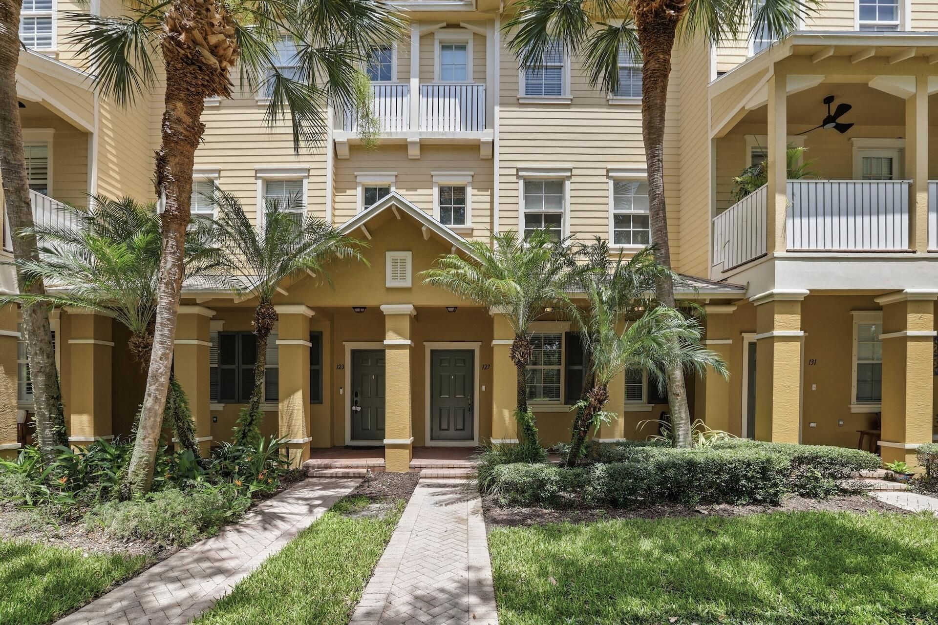 127 E Thatch Palm Circle, Jupiter, FL 33458 Photo