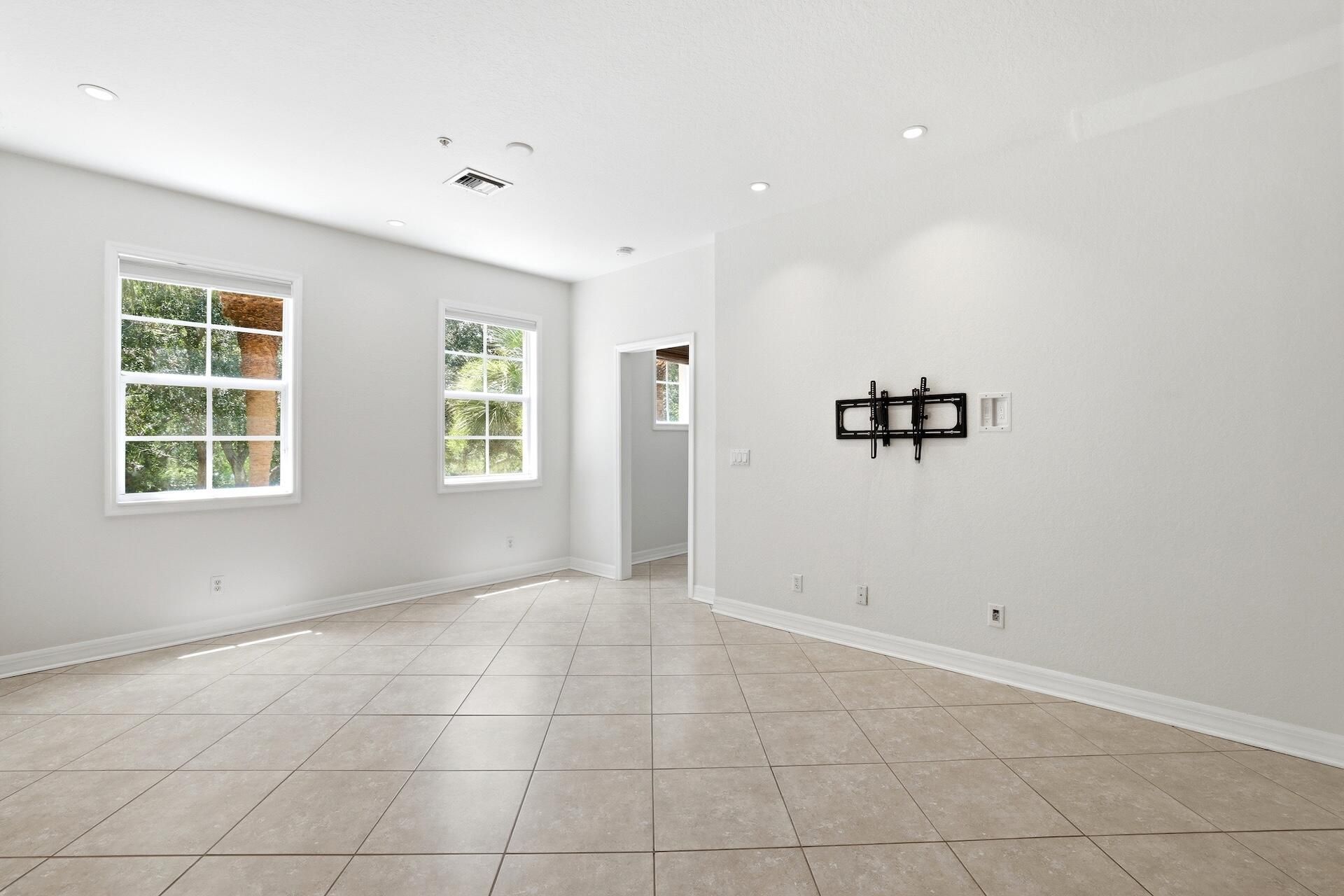 127 E Thatch Palm Circle, Jupiter, FL 33458 Photo