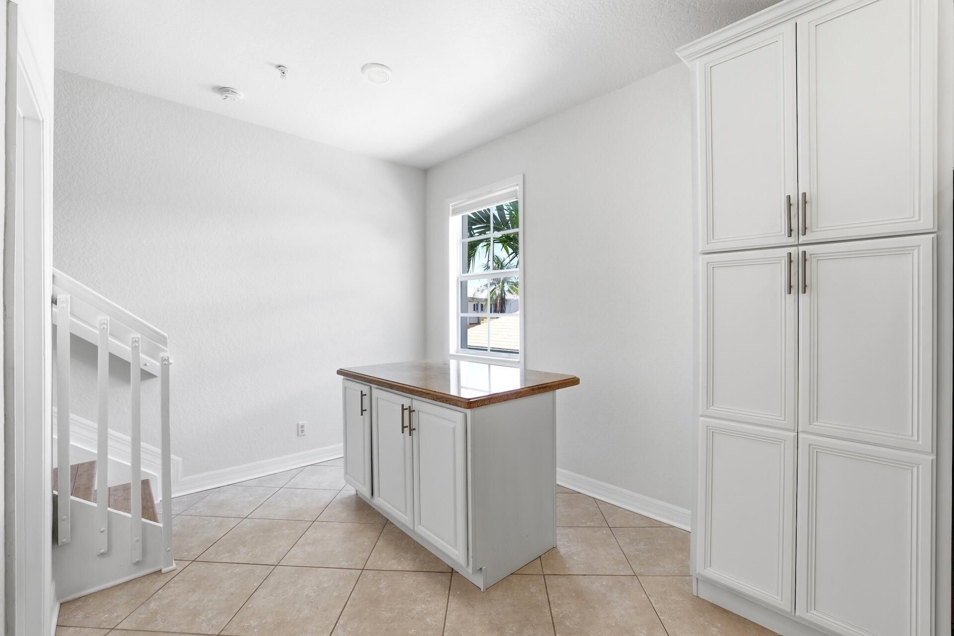 127 E Thatch Palm Circle, Jupiter, FL 33458 Photo