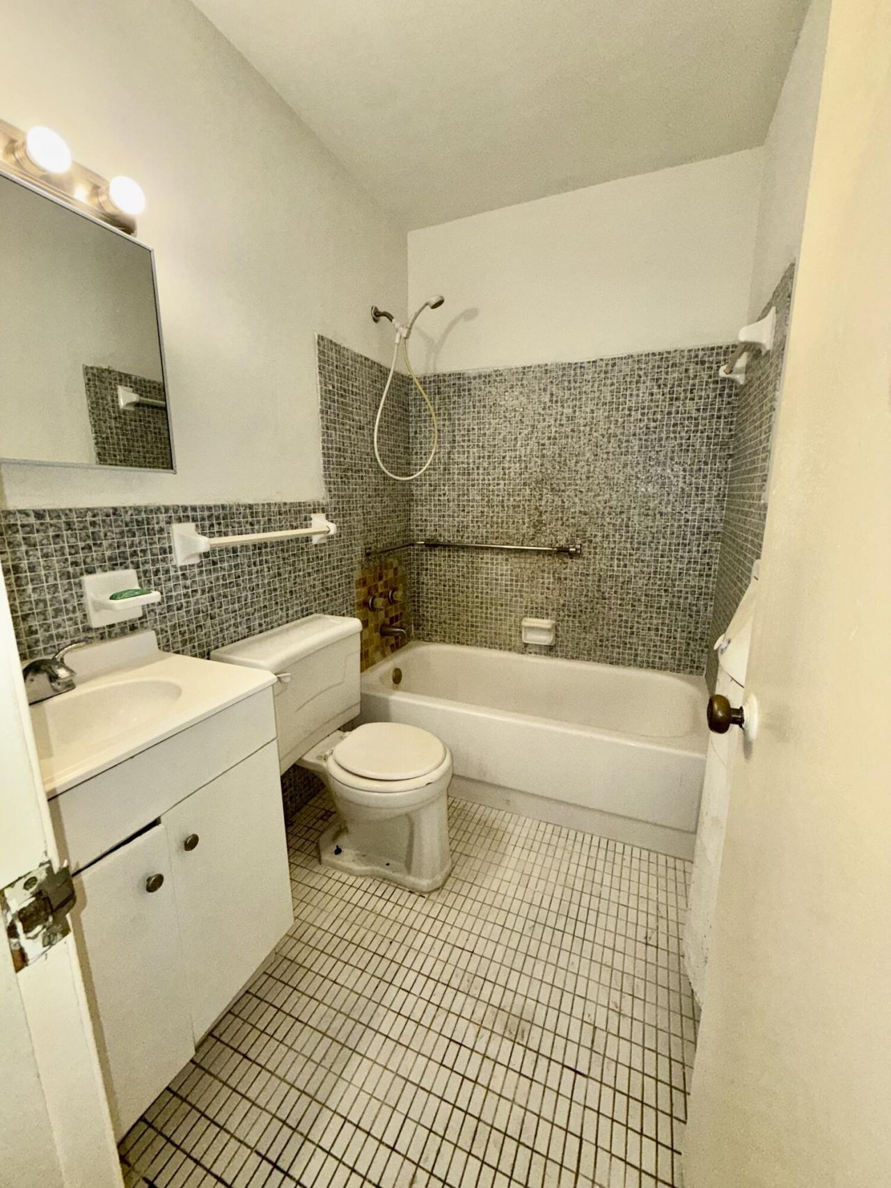 300 NE 191st Street, Unit 217, Miami, FL 33179 Photo