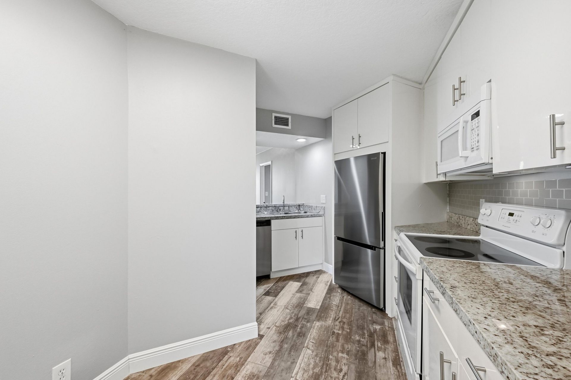 10401 W Broward Boulevard, Unit 401, Plantation, FL 33324 Photo