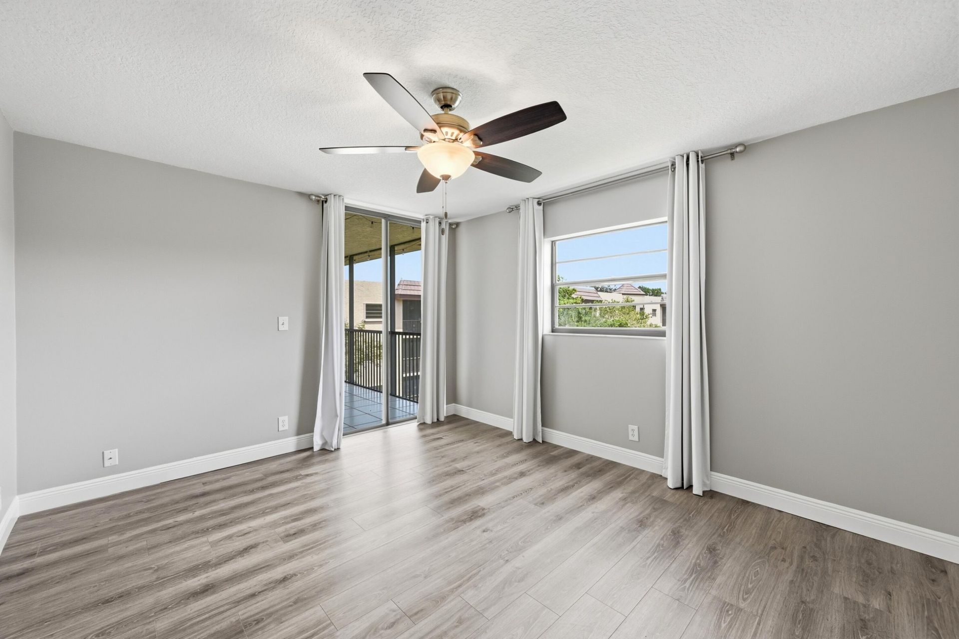 10401 W Broward Boulevard, Unit 401, Plantation, FL 33324 Photo