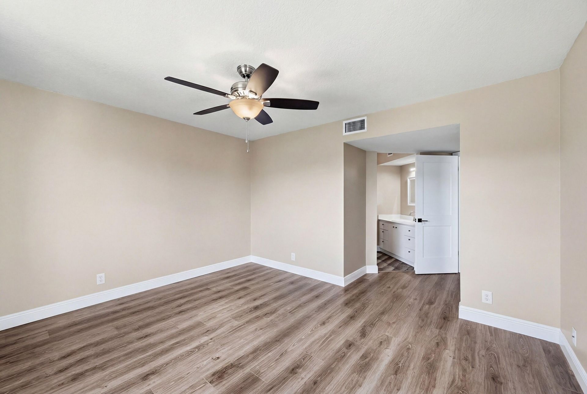 10401 W Broward Boulevard, Unit 401, Plantation, FL 33324 Photo