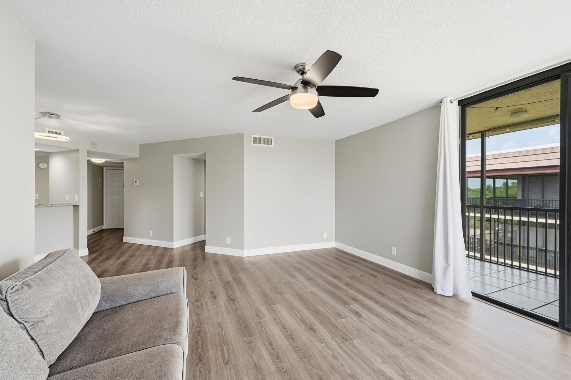 10401 W Broward Boulevard, Unit 401, Plantation, FL 33324 Photo