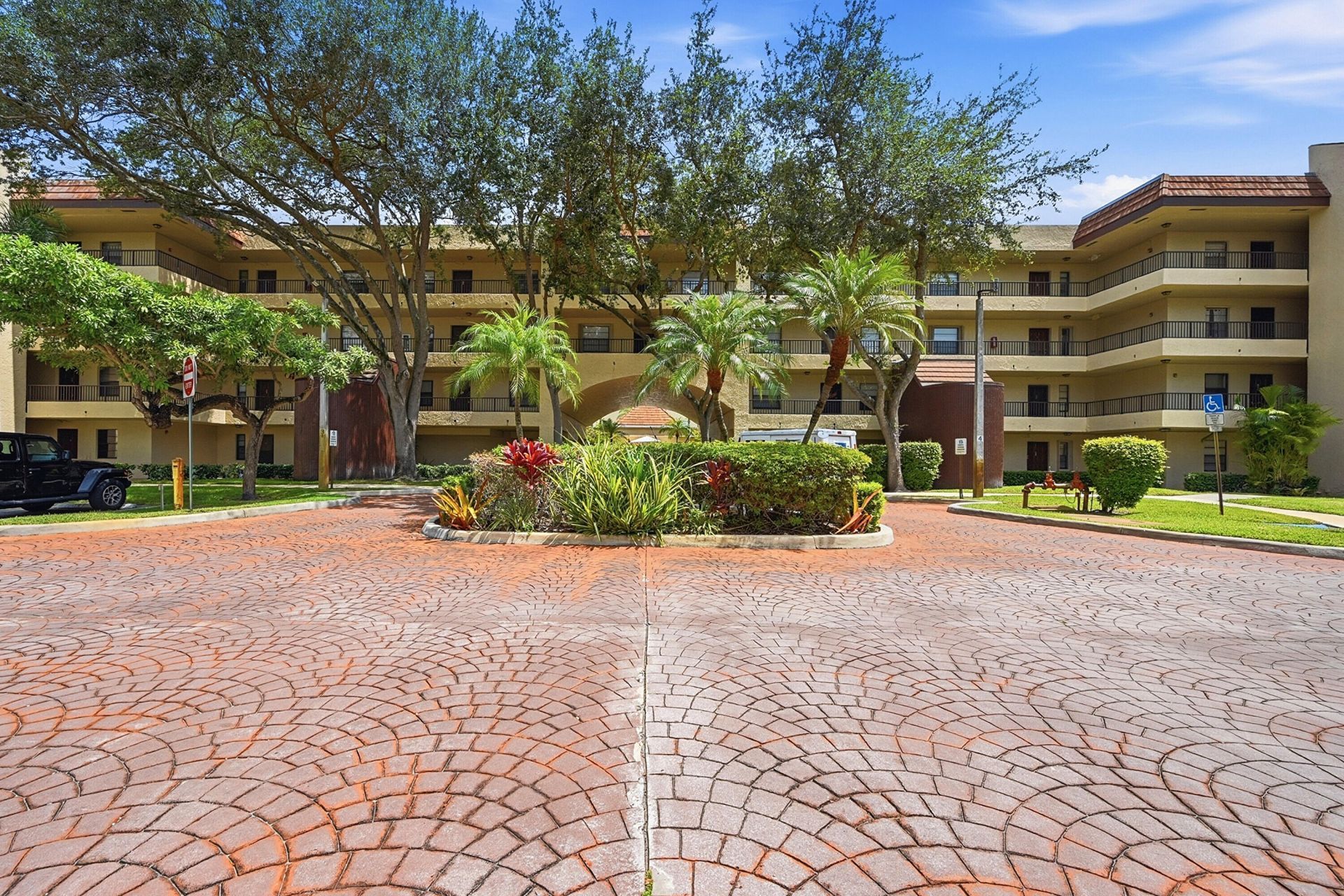 10401 W Broward Boulevard, Unit 401, Plantation, FL 33324 Photo
