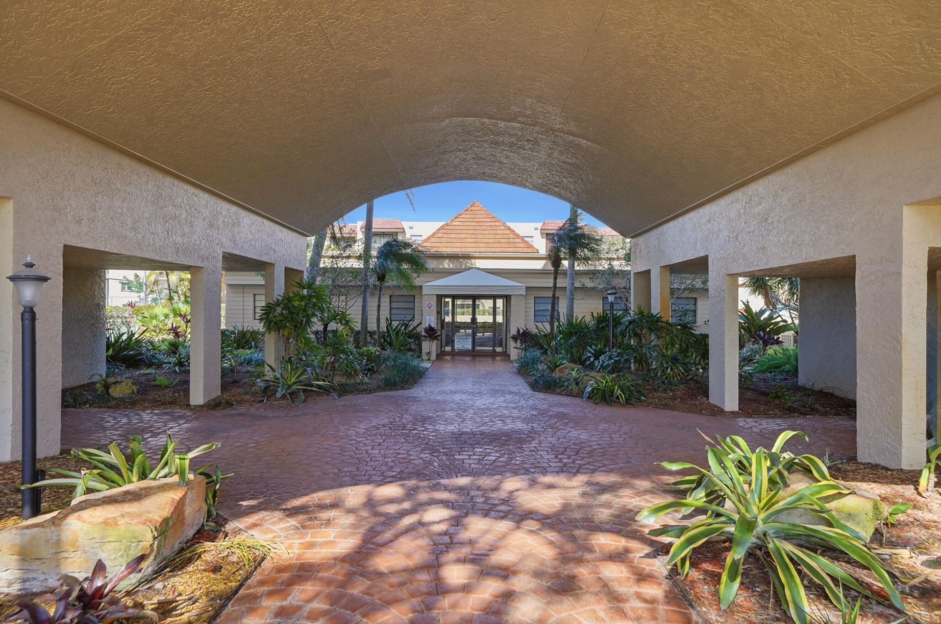 10401 W Broward Boulevard, Unit 401, Plantation, FL 33324 Photo