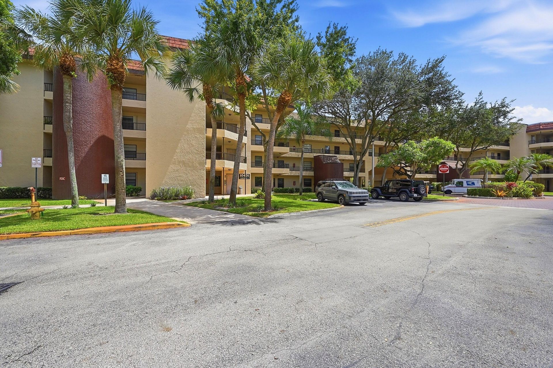 10401 W Broward Boulevard, Unit 401, Plantation, FL 33324 Photo