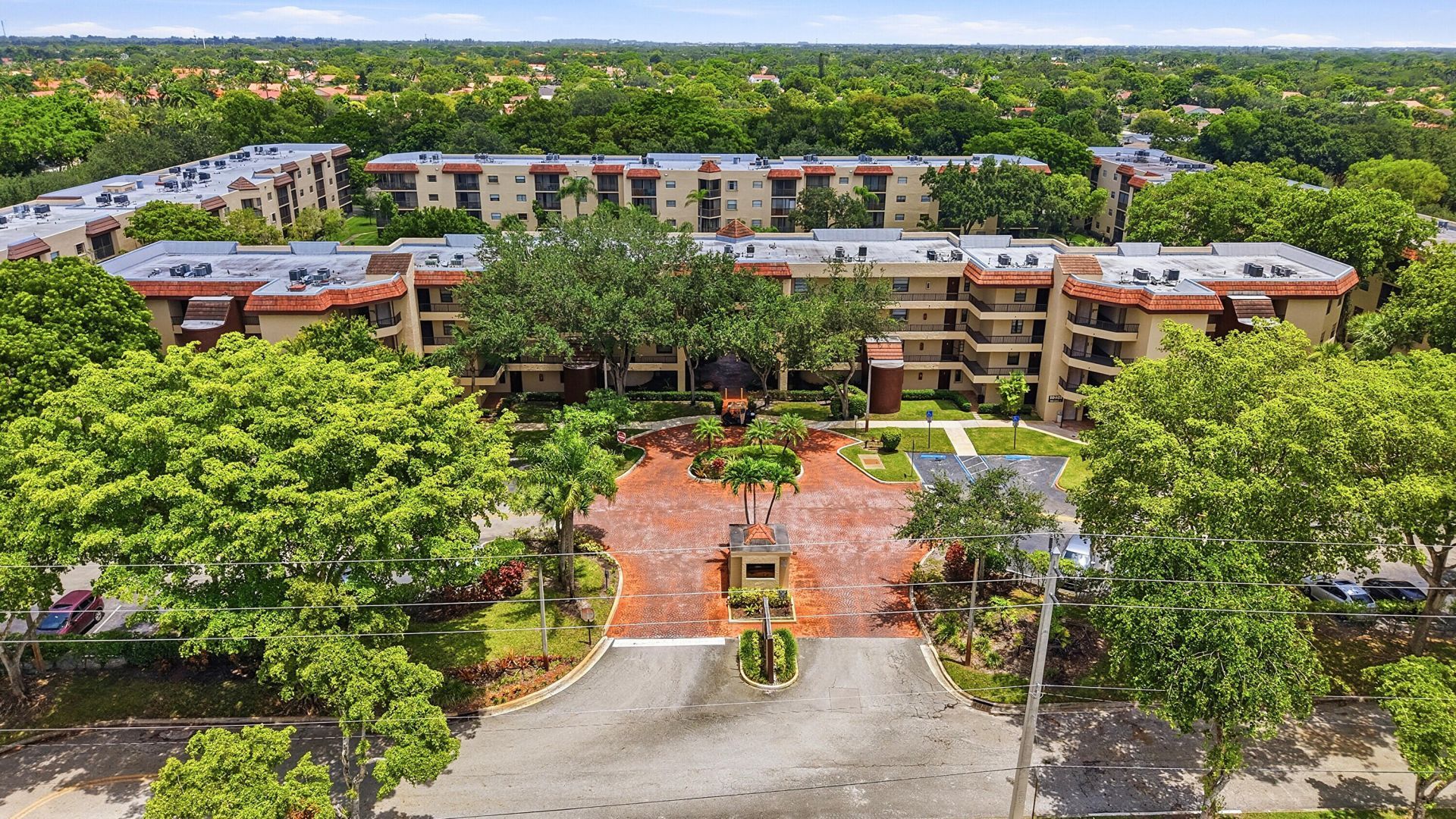 10401 W Broward Boulevard, Unit 401, Plantation, FL 33324 Photo