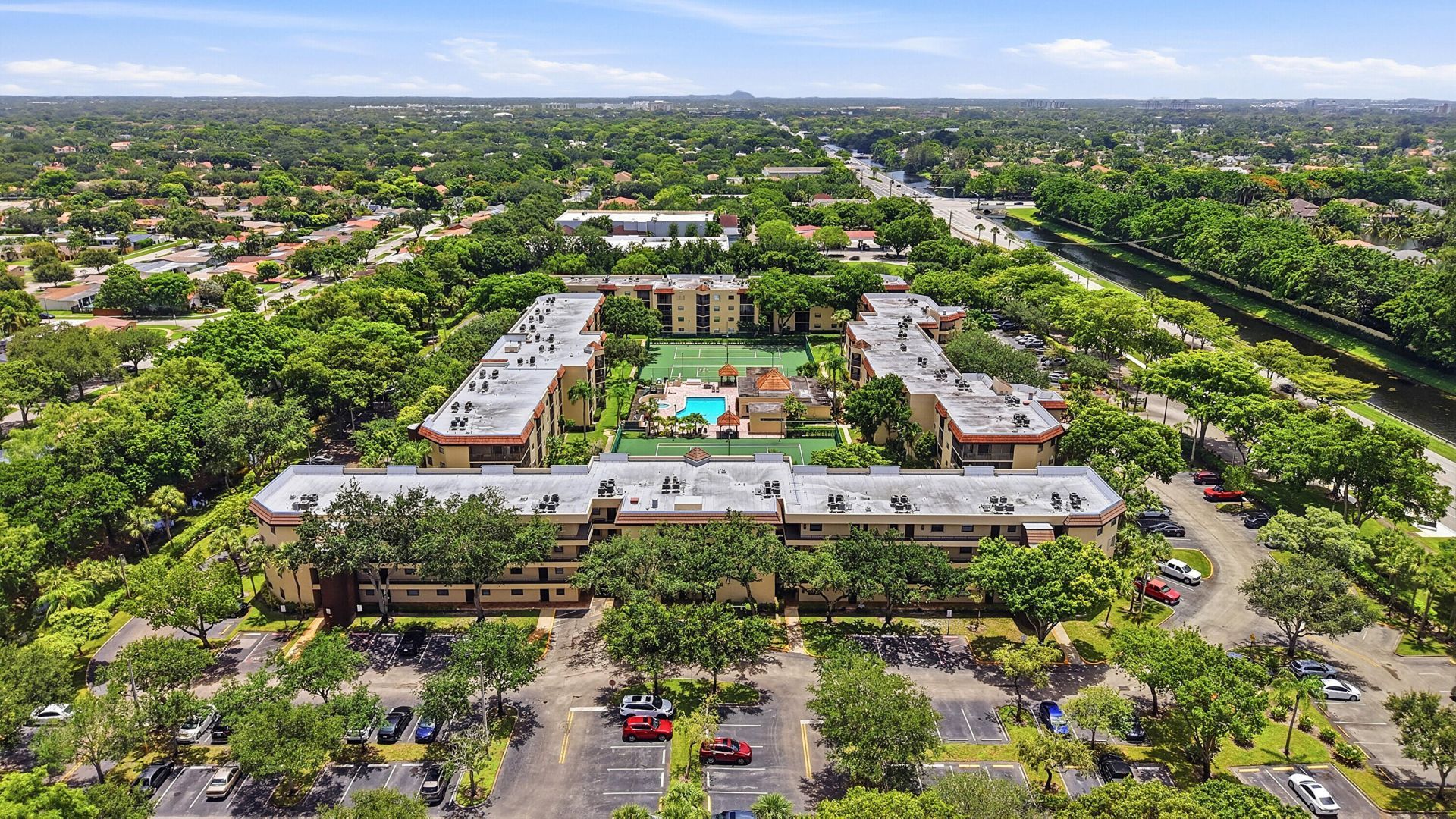 10401 W Broward Boulevard, Unit 401, Plantation, FL 33324 Photo
