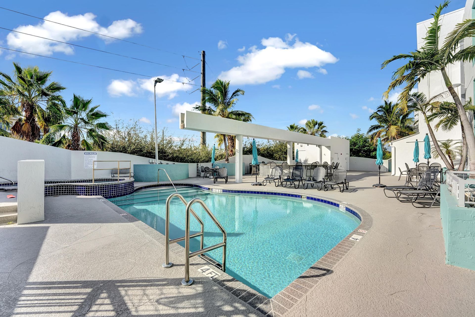 185 NE 4th Avenue, Unit 203, Delray Beach, FL 33483 Photo
