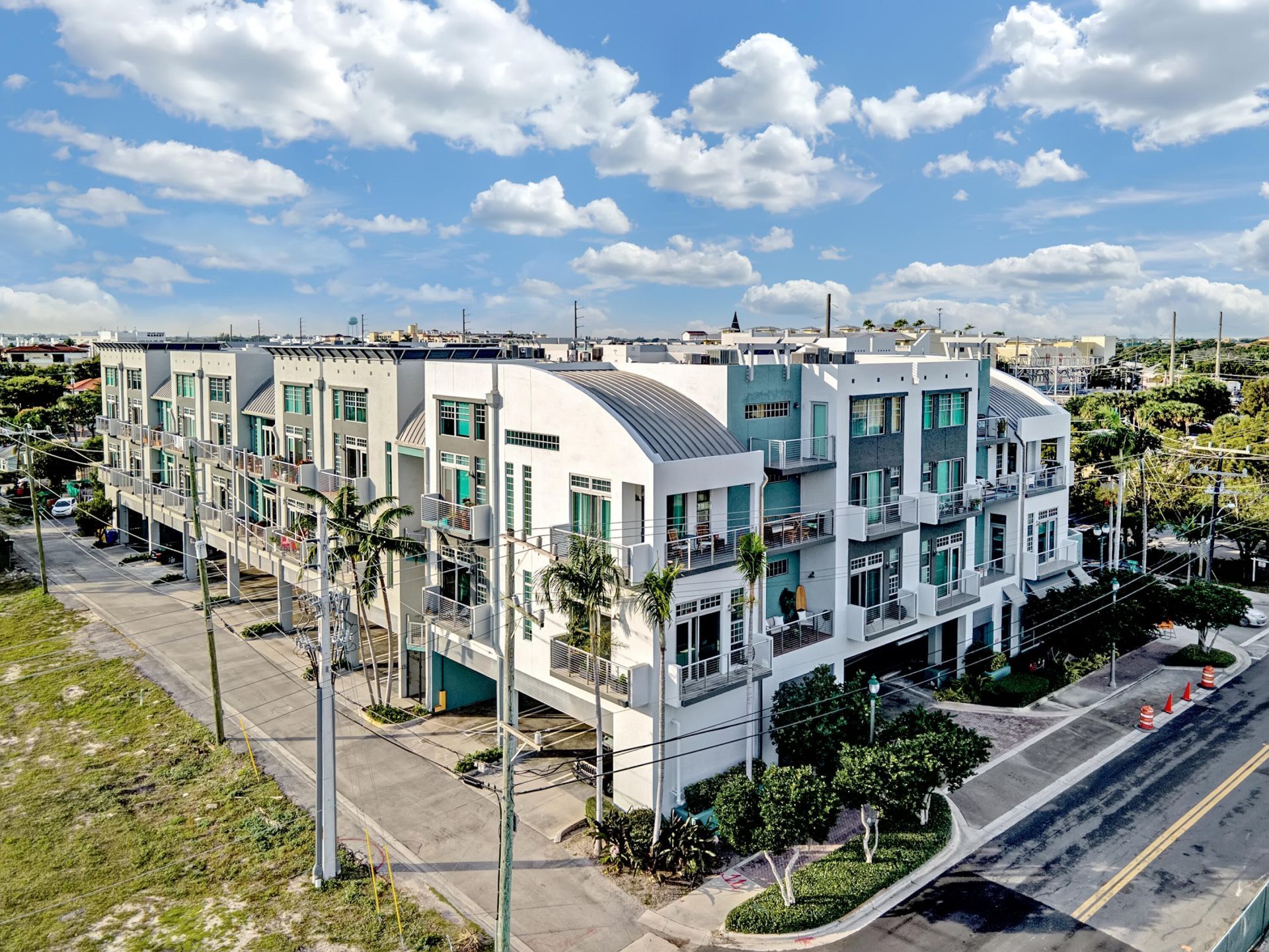 185 NE 4th Avenue, Unit 203, Delray Beach, FL 33483 Photo