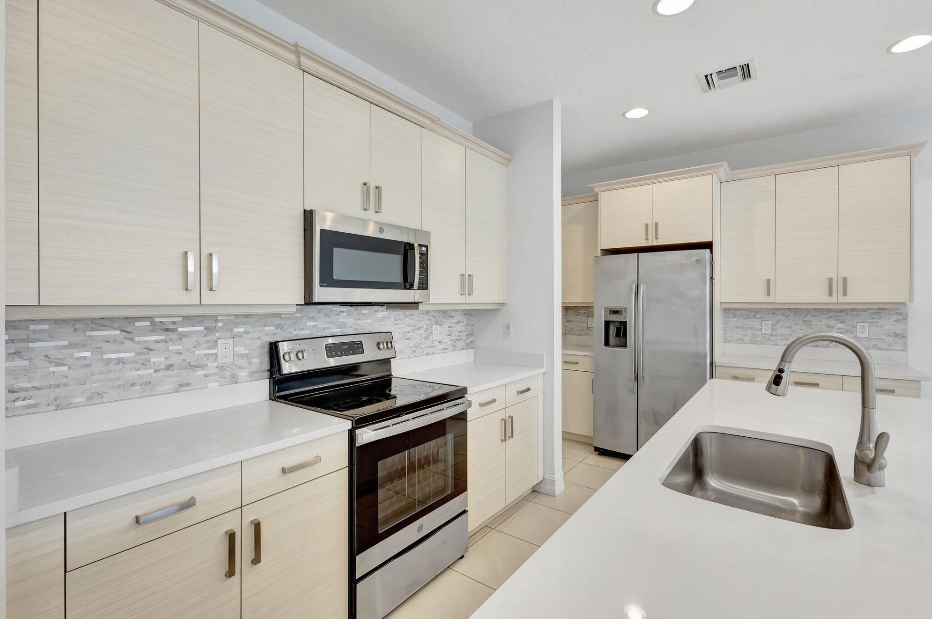 91 Palm Lane, Royal Palm Beach, FL 33411 Photo