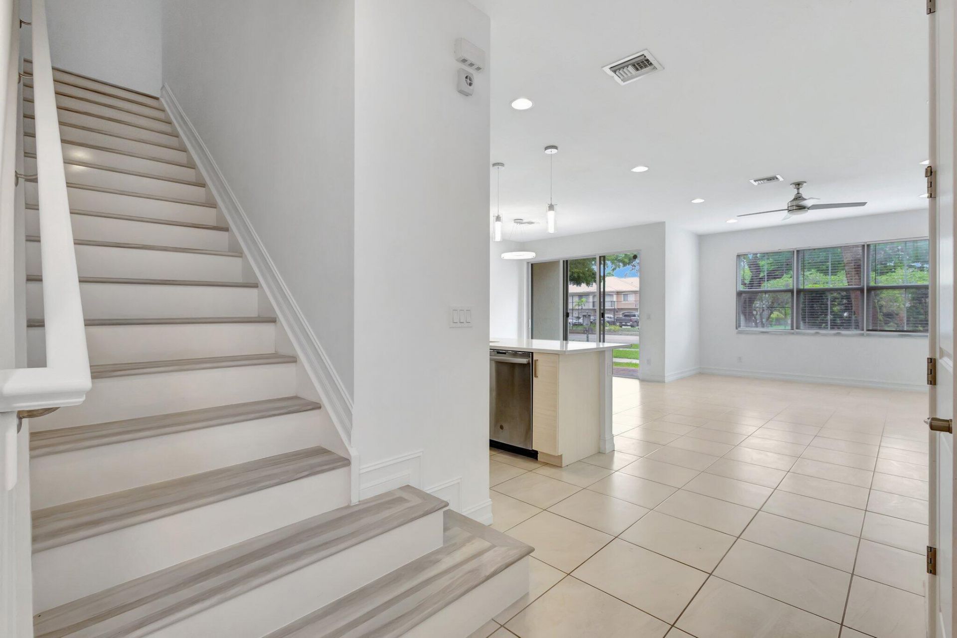 91 Palm Lane, Royal Palm Beach, FL 33411 Photo