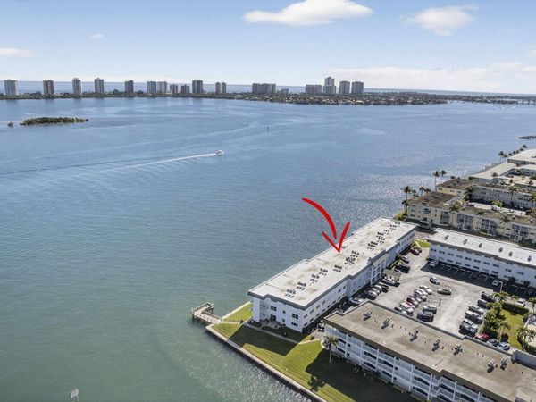 100 Shore Court, Unit 307, North Palm Beach, FL 33408