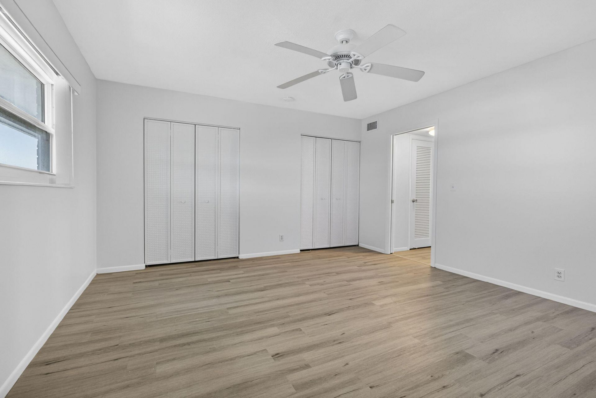 100 Shore Court, Unit 307, North Palm Beach, FL 33408 Photo