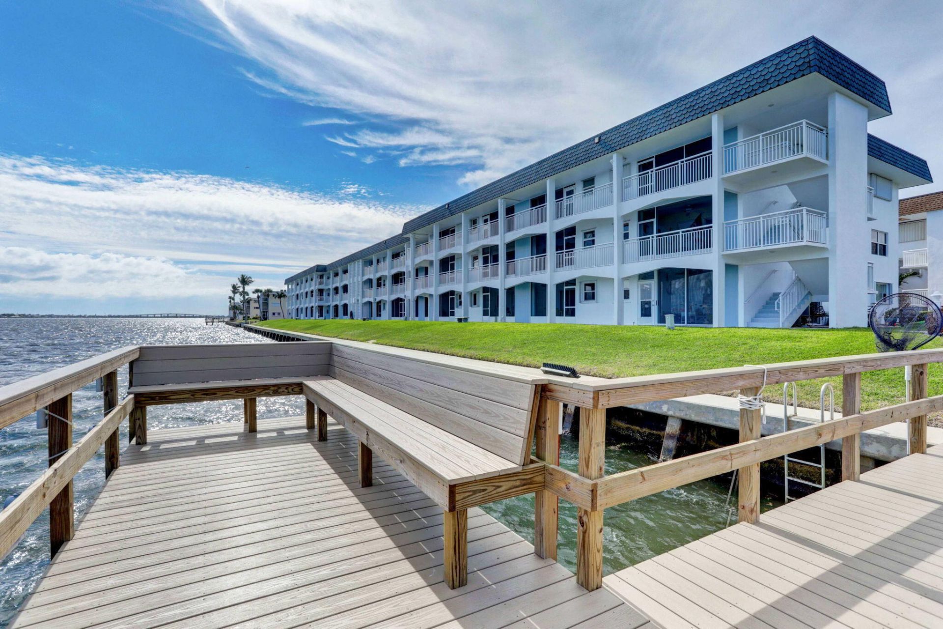 100 Shore Court, Unit 307, North Palm Beach, FL 33408 Photo