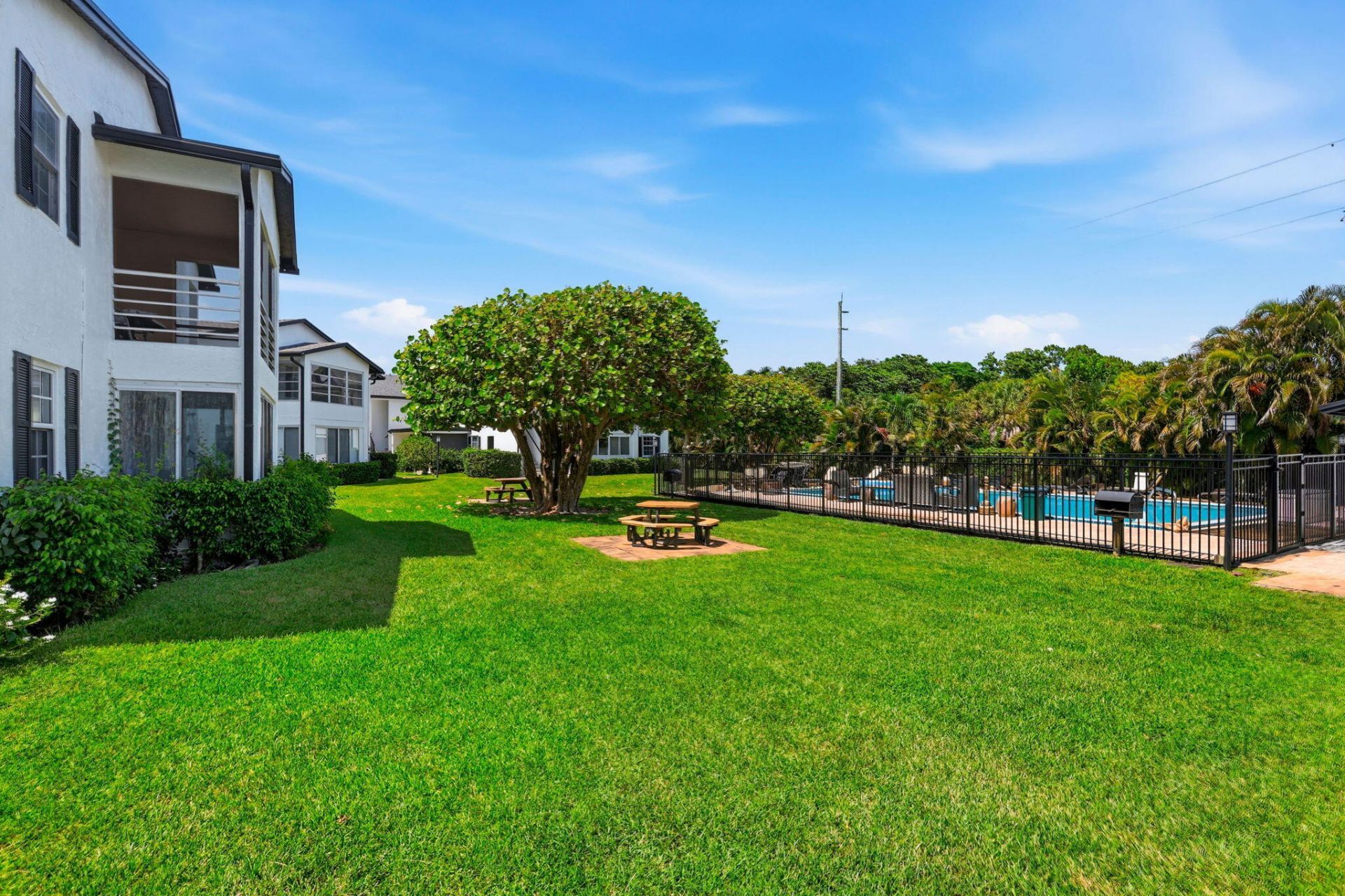 12370 Alternate A1a, Unit M5, Cabana Colony, FL 33410 Photo