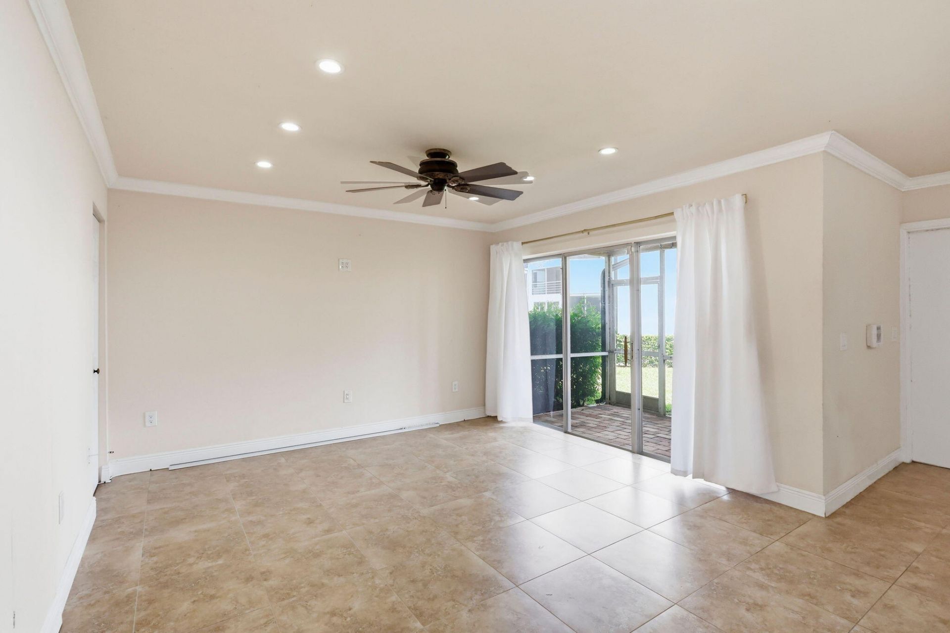 12370 Alternate A1a, Unit M5, Cabana Colony, FL 33410 Photo