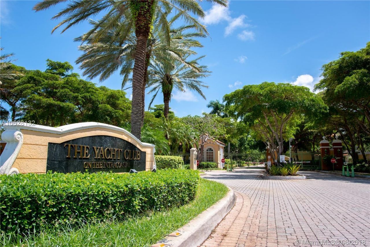 123 Yacht Club Way, Unit 207, Hypoluxo, FL 33462 Photo