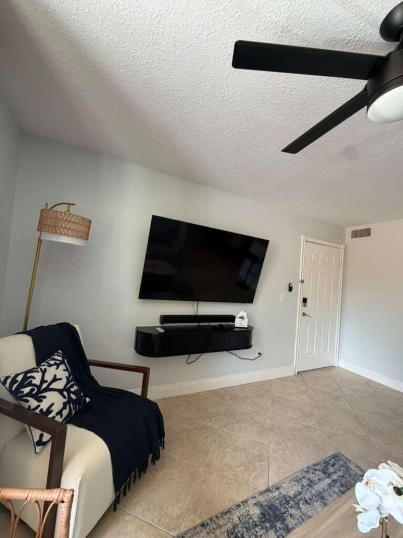 123 Yacht Club Way, Unit 207, Hypoluxo, FL 33462 Photo