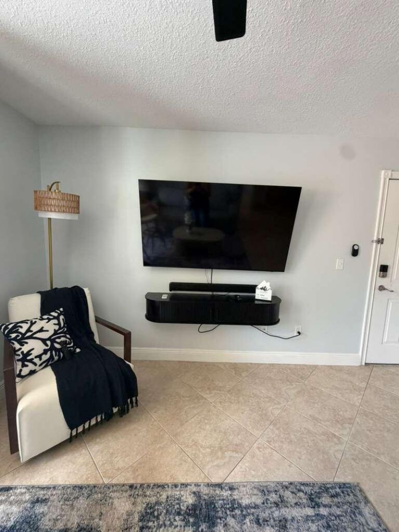 123 Yacht Club Way, Unit 207, Hypoluxo, FL 33462 Photo